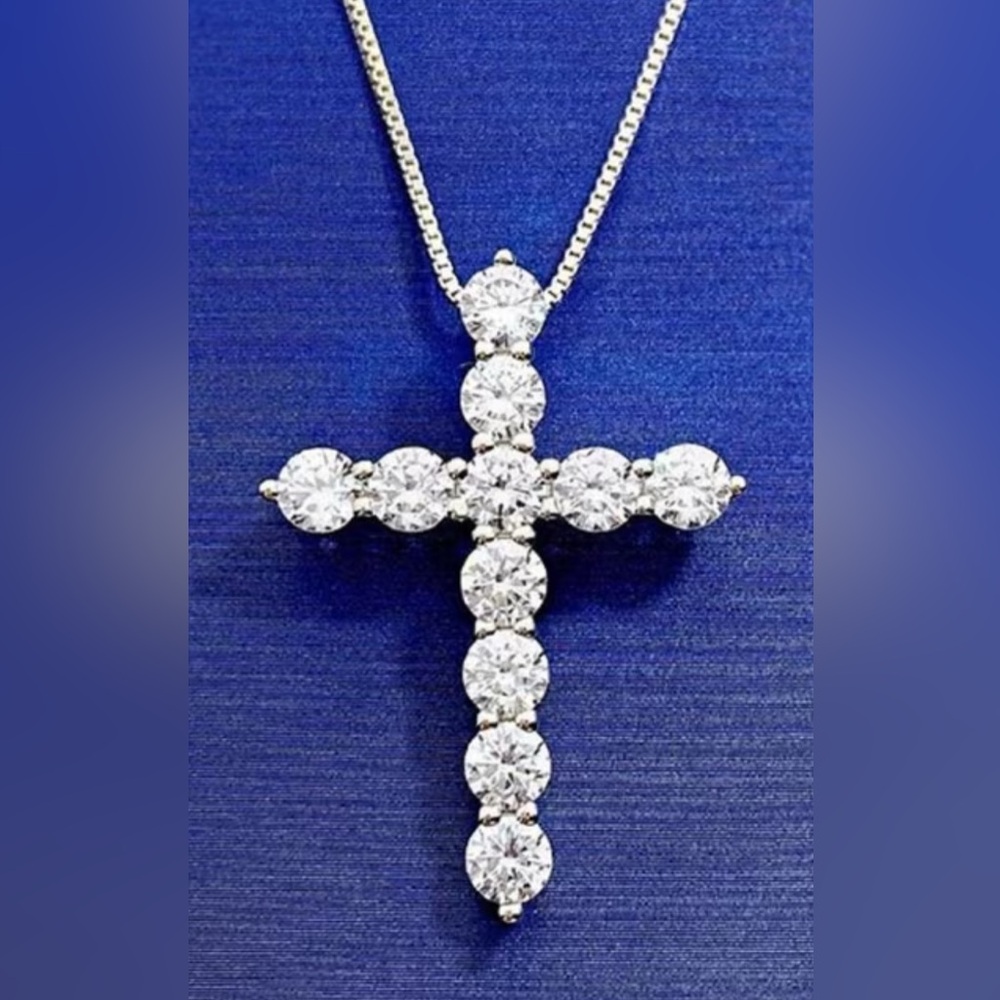 Elegant Silver & Moissanite Cross